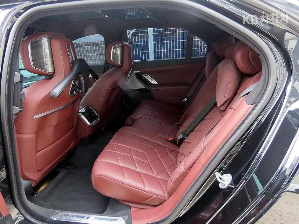 بي إم دبليو - 7-Series | 740 sDrive M Sport Executive 6