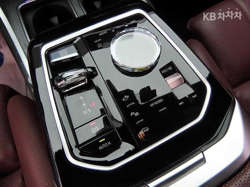 بي إم دبليو - 7-Series | 740 sDrive M Sport Executive 9