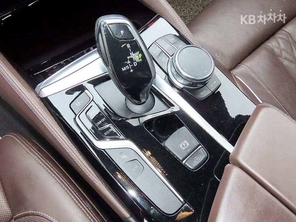 بي إم دبليو - 5-Series | All New 520 xDrive M Sport Package Plus 11