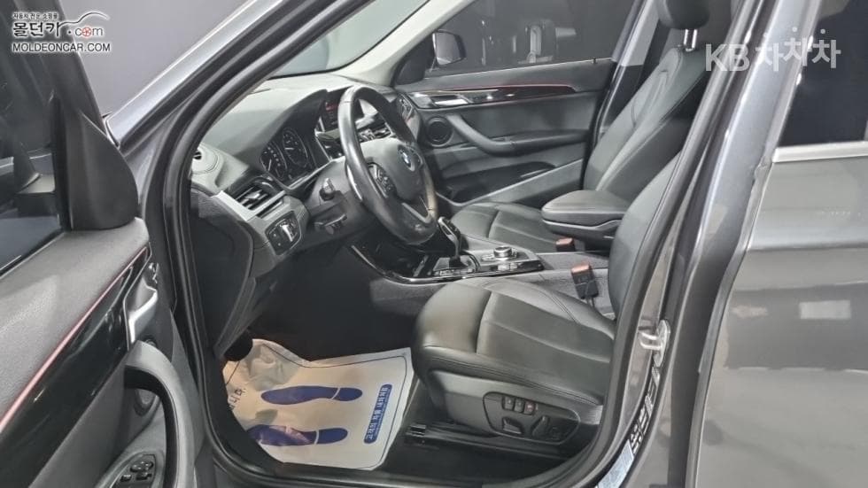 BMW - X1 | xDrive 20 xLine SE 9
