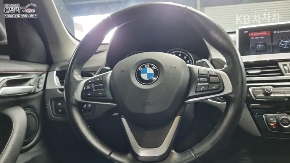 BMW - X1 | xDrive 20 xLine SE 11