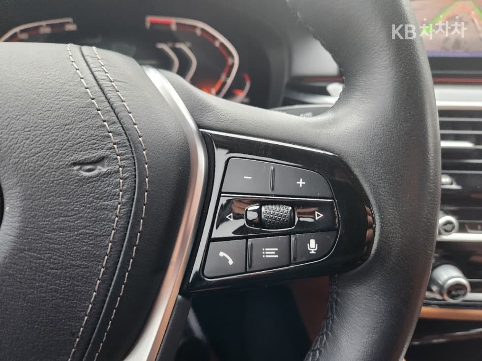 بي إم دبليو - 5-Series | All New 520 Luxury 7