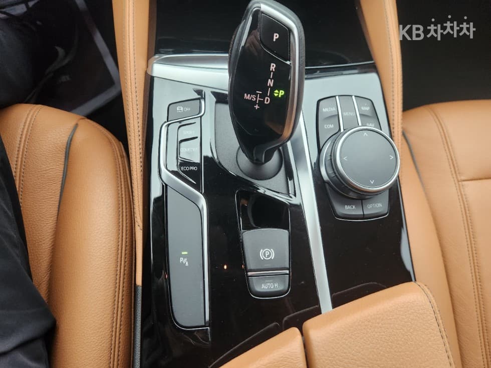 بي إم دبليو - 5-Series | All New 520 Luxury 12