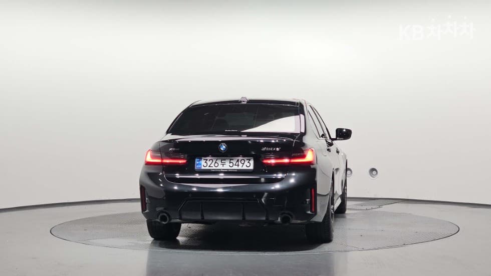 بي إم دبليو - 3-Series | 320 xDrive M Sport Package 4