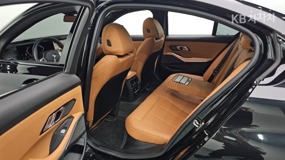 بي إم دبليو - 3-Series | 320 xDrive M Sport Package 12