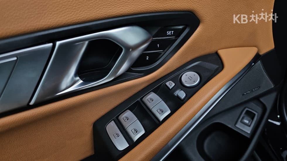 بي إم دبليو - 3-Series | 320 xDrive M Sport Package 19