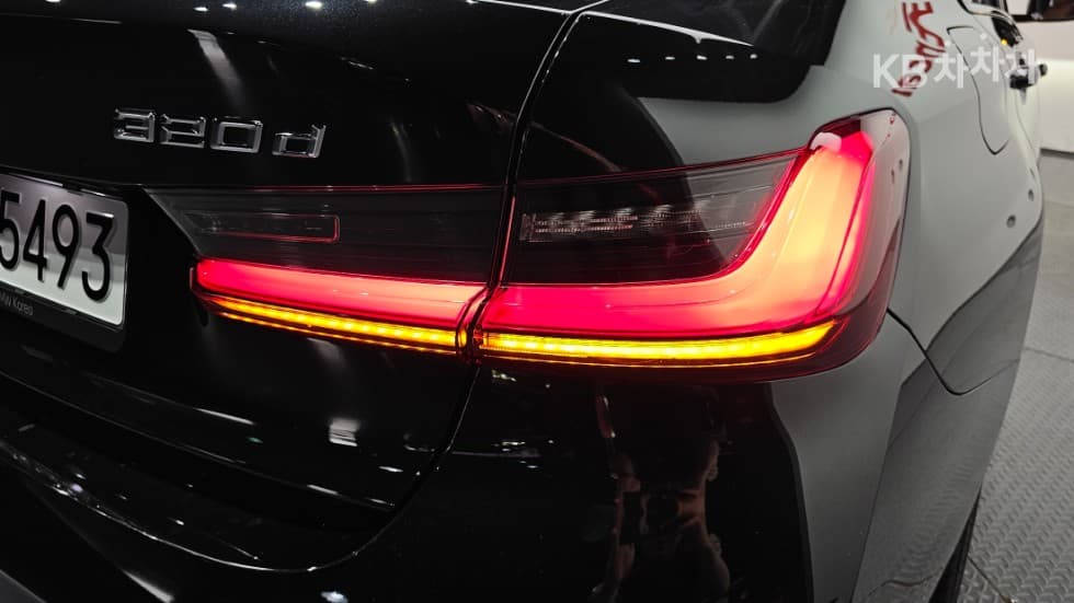 بي إم دبليو - 3-Series | 320 xDrive M Sport Package 23