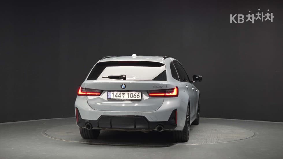بي إم دبليو - 3-Series | 320 Touring M Sport 4