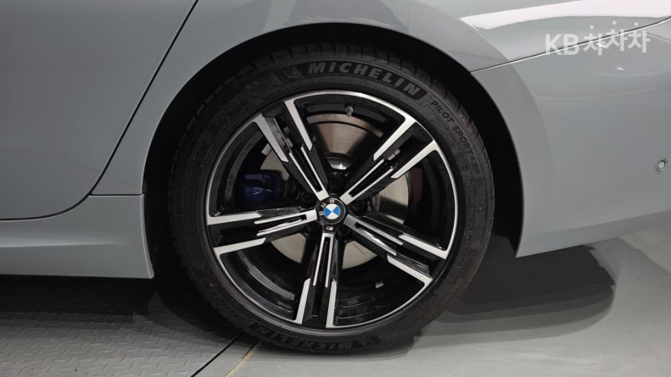 بي إم دبليو - 3-Series | 320 Touring M Sport 20