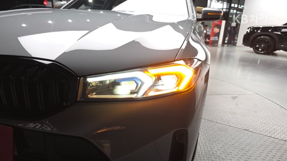 بي إم دبليو - 3-Series | 320 Touring M Sport 21