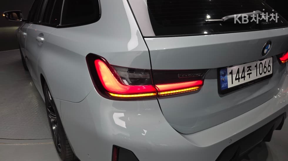 بي إم دبليو - 3-Series | 320 Touring M Sport 22