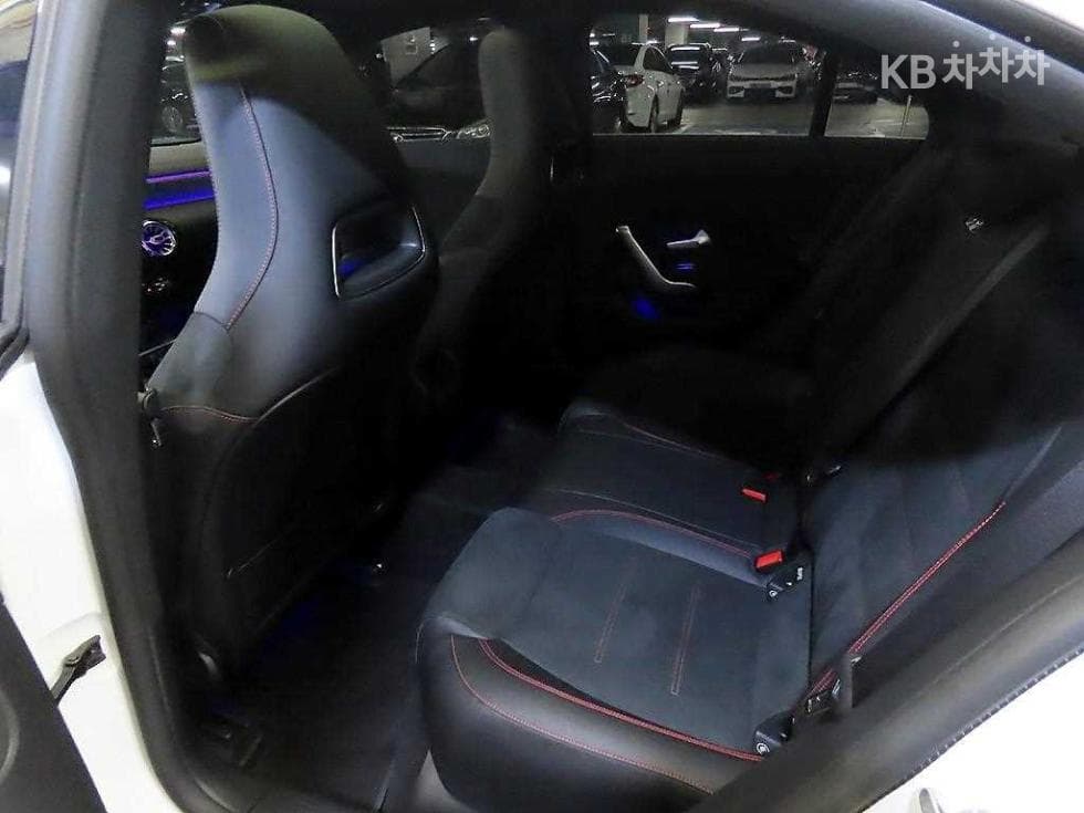 Mercedes-Benz - CLA-Class | 250 4MATIC 7