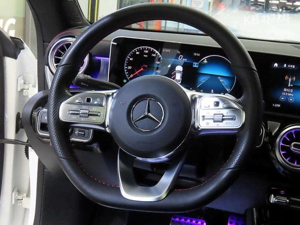 Mercedes-Benz - CLA-Class | 250 4MATIC 8