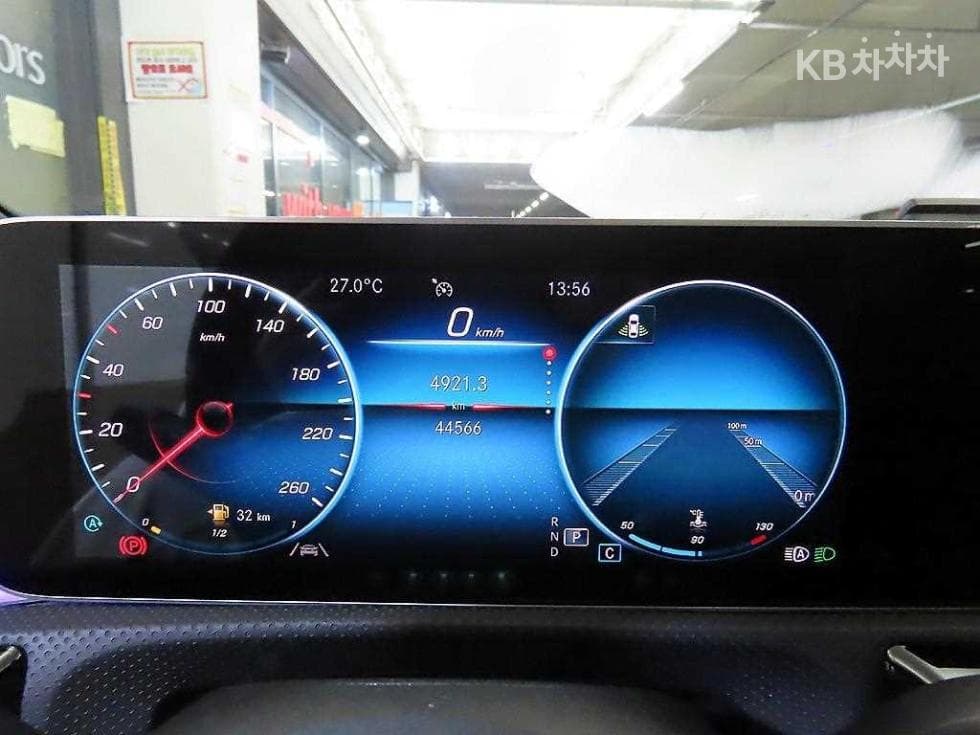 Mercedes-Benz - CLA-Class | 250 4MATIC 9