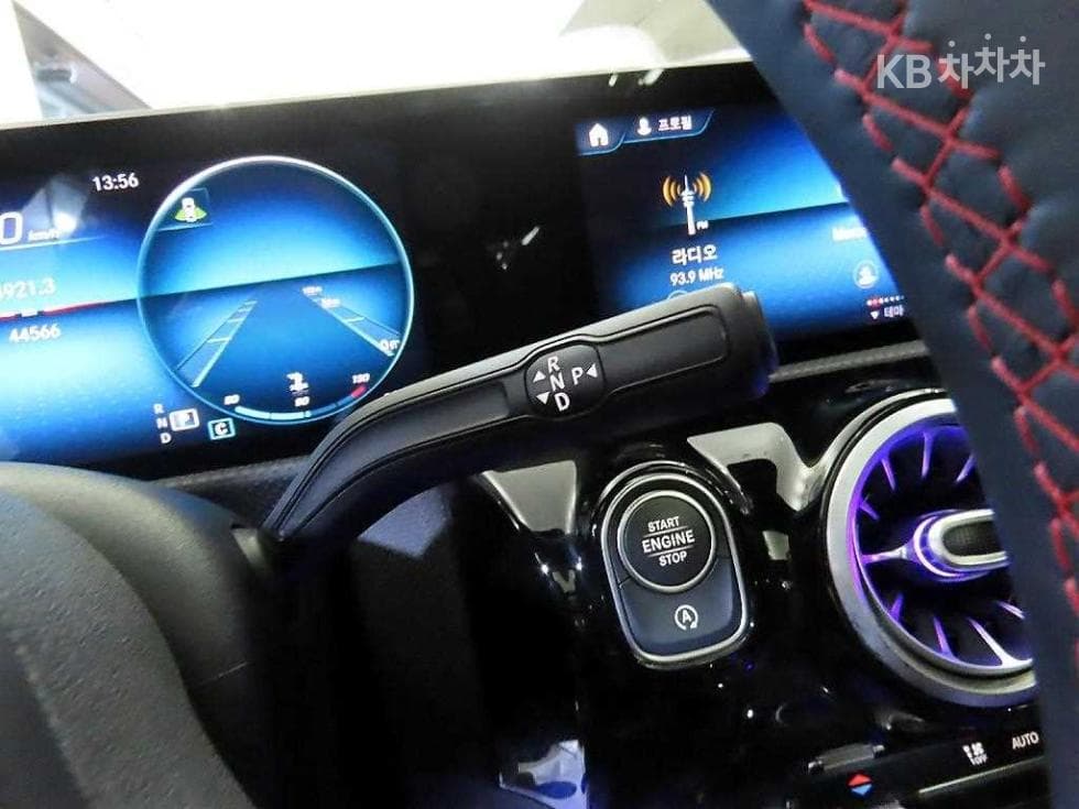 Mercedes-Benz - CLA-Class | 250 4MATIC 12