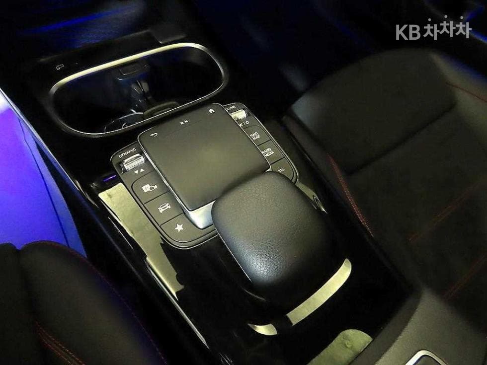Mercedes-Benz - CLA-Class | 250 4MATIC 16
