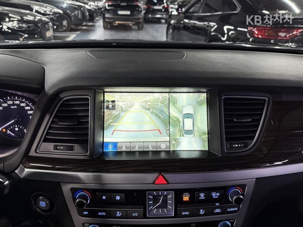 Genesis - G80 | 3.3 GDI Premium Luxury 13