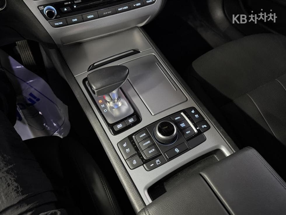 Genesis - G80 | 3.3 GDI Premium Luxury 15