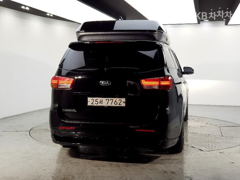كيا - كارنيفال | All New 9Seater 2.2 Diesel Prestige 3