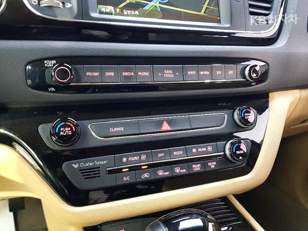 كيا - كارنيفال | All New 9Seater 2.2 Diesel Prestige 11