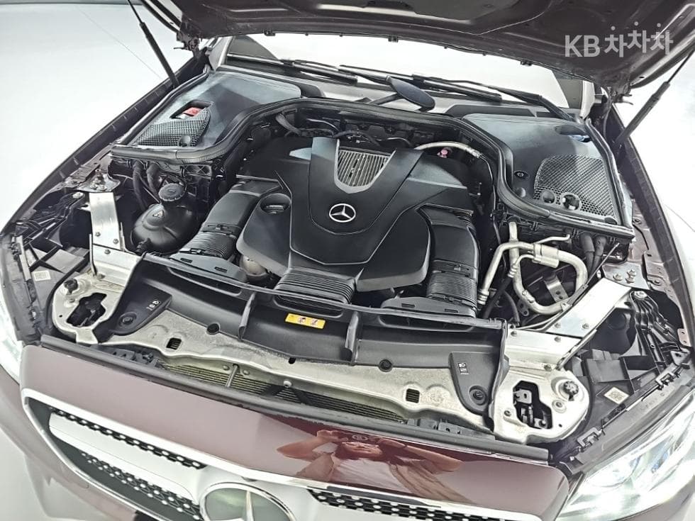 Mercedes-Benz - E-Class | E450 4MATIC Carbriolet Base 5