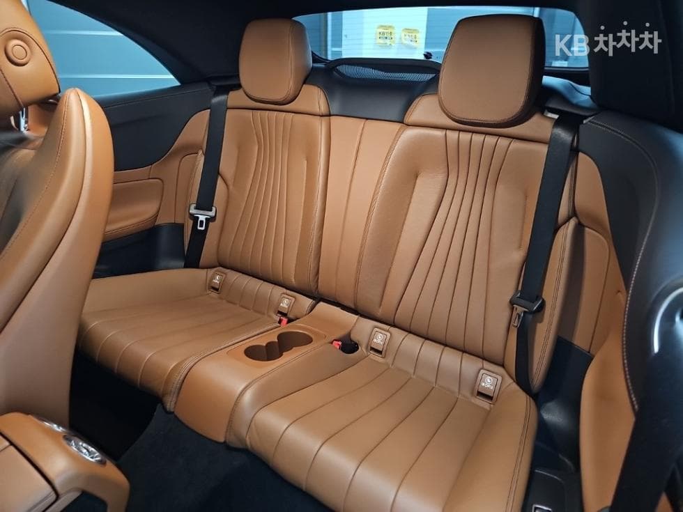Mercedes-Benz - E-Class | E450 4MATIC Carbriolet Base 12
