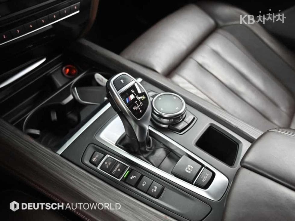 BMW - X5 | xDrive M50 9