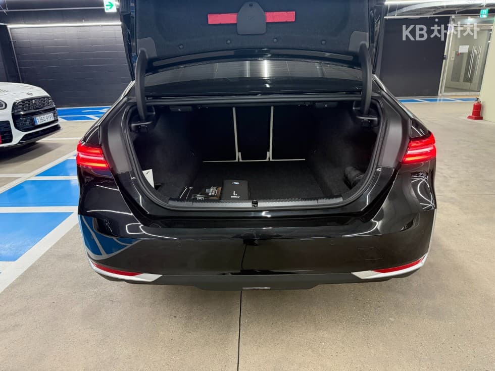 BMW - 5-Series | New 523 M Sport 9