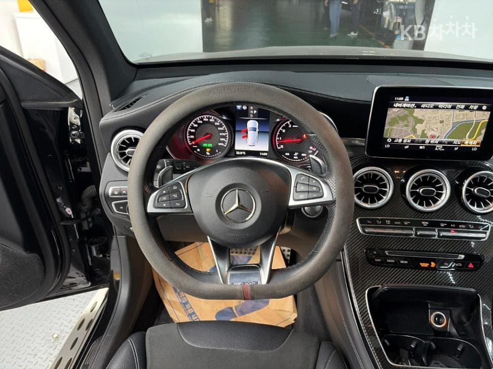 Mercedes-Benz - GLC-Class | 63 AMG 4Matic+ 9