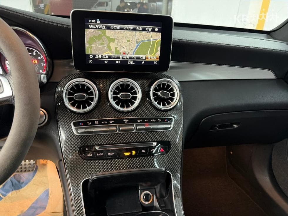 Mercedes-Benz - GLC-Class | 63 AMG 4Matic+ 10