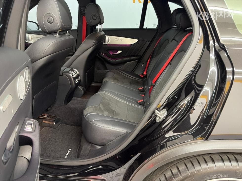 Mercedes-Benz - GLC-Class | 63 AMG 4Matic+ 12