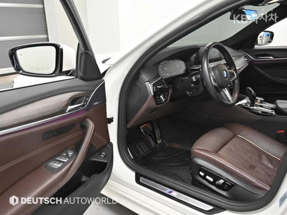 BMW - 5-Series | All New 530 M Sport Plus 11
