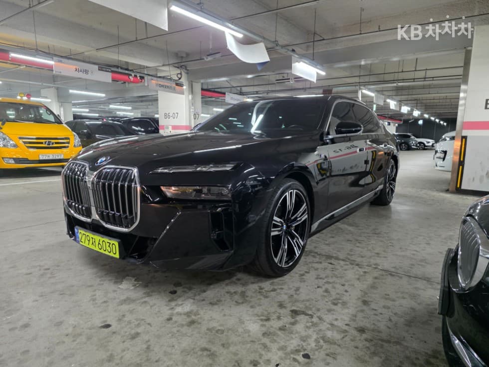BMW - 7-Series | 750 xDrive M Sport Executive 2