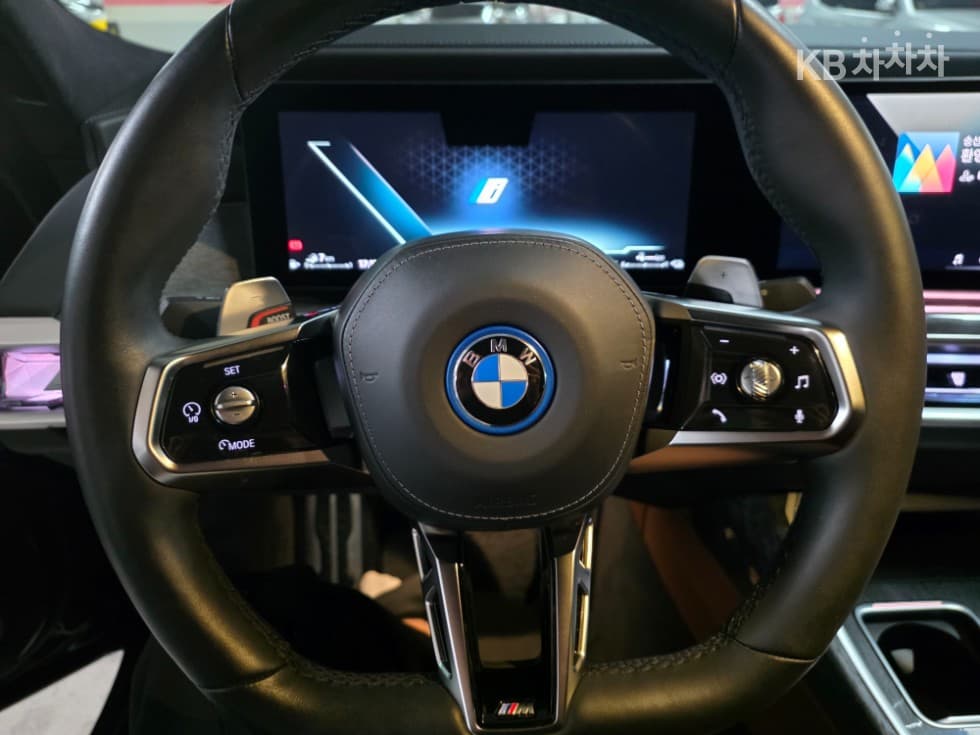 BMW - 7-Series | 750 xDrive M Sport Executive 6