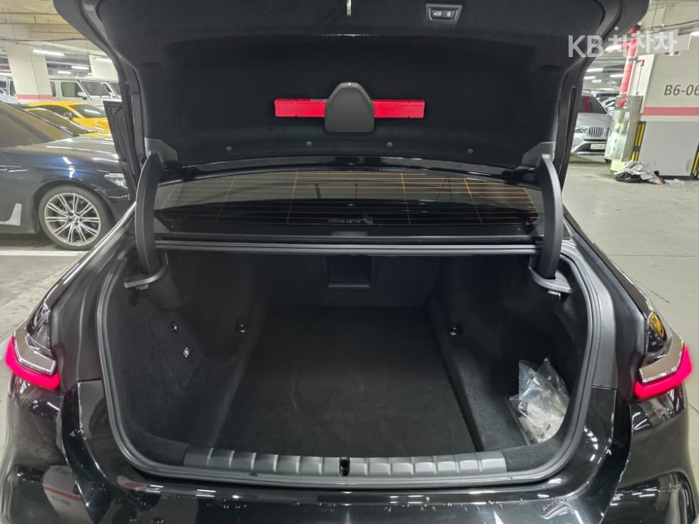 BMW - 7-Series | 750 xDrive M Sport Executive 19