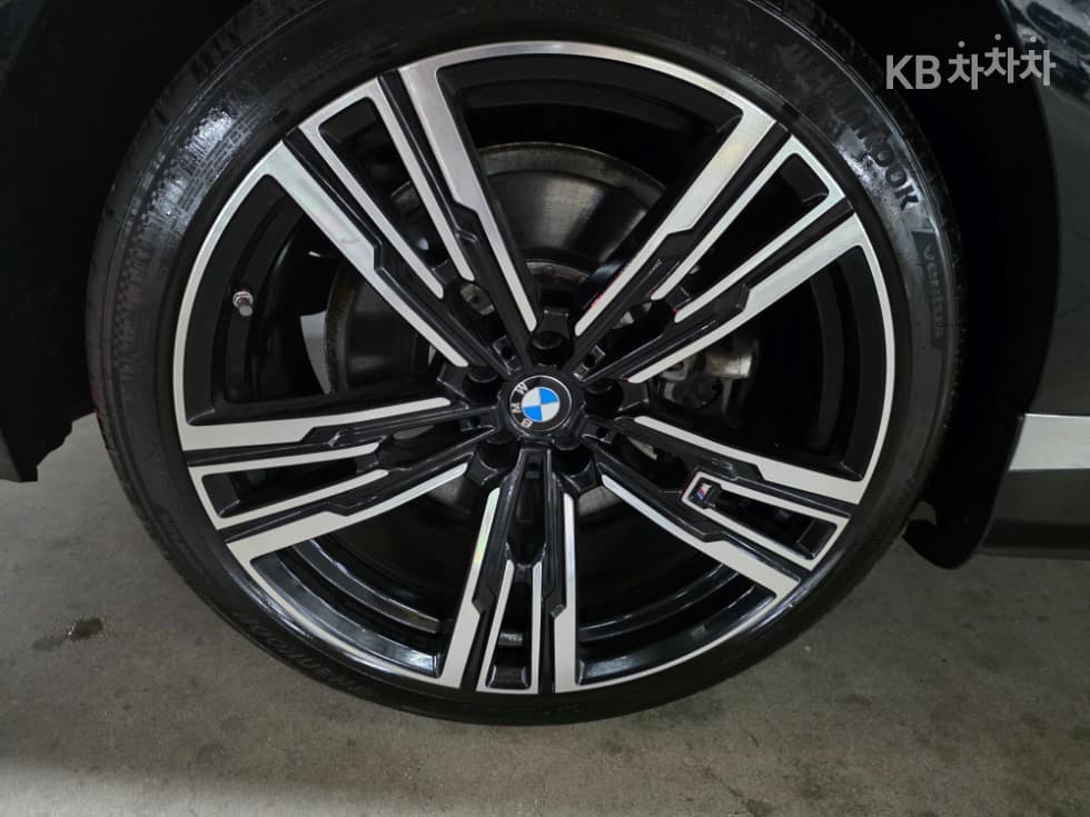 BMW - 7-Series | 750 xDrive M Sport Executive 20