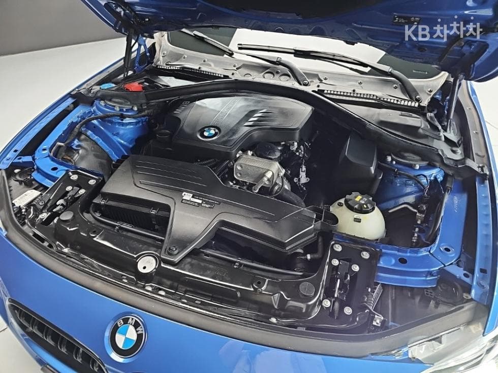 بي إم دبليو - 3-Series | New 320 Sedan M SportE90(08~11) 5