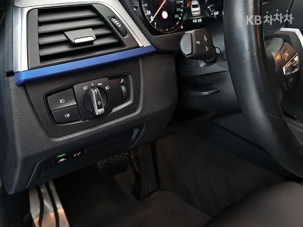 بي إم دبليو - 3-Series | New 320 Sedan M SportE90(08~11) 17
