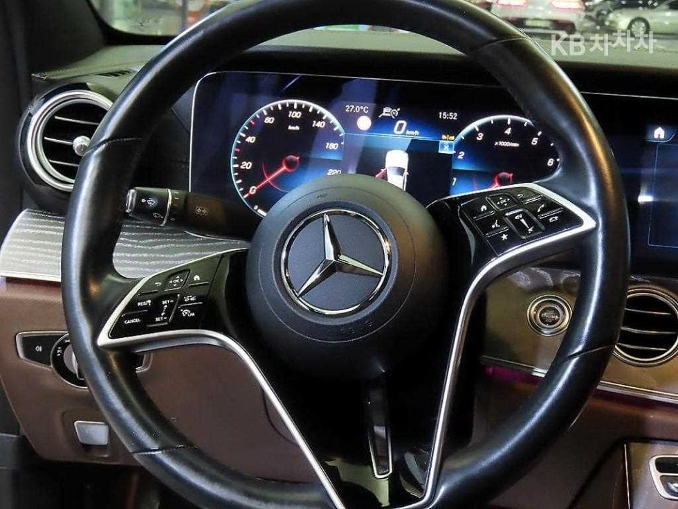 Mercedes-Benz - E-Class | E350 4MATIC Exclusive 8
