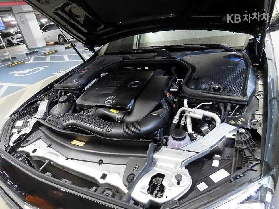 Mercedes-Benz - E-Class | E350 4MATIC Exclusive 19