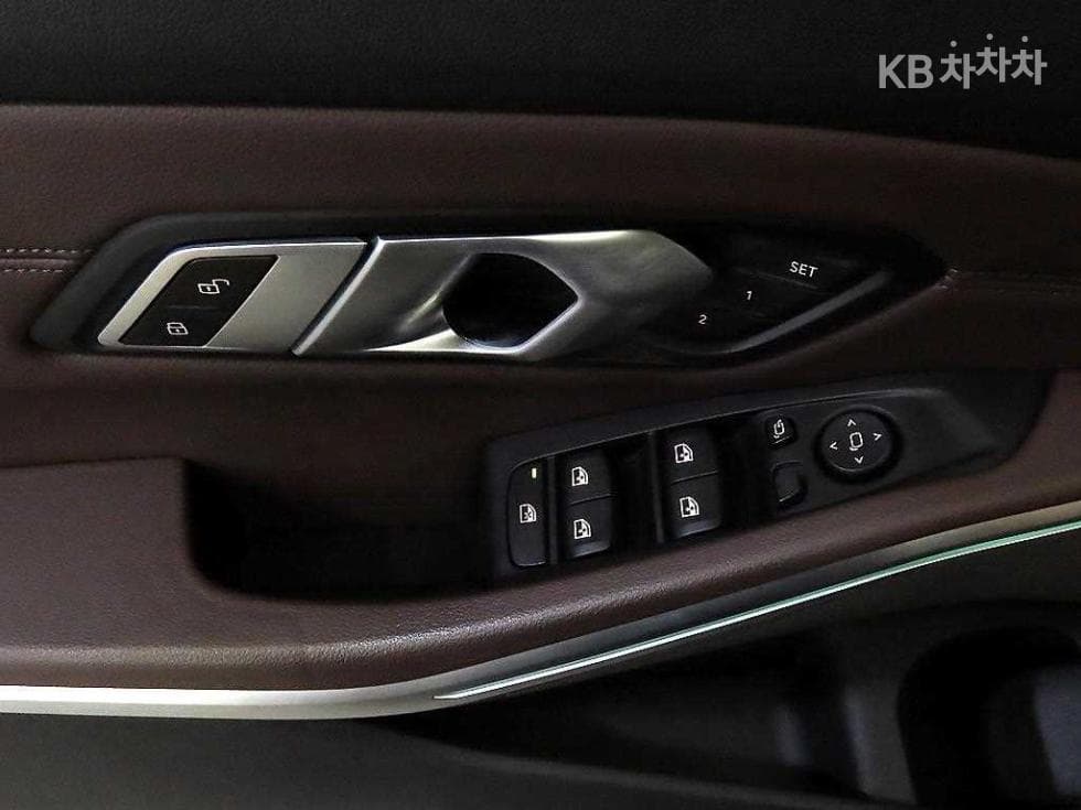 بي إم دبليو - 3-Series | 320 M Sport 14