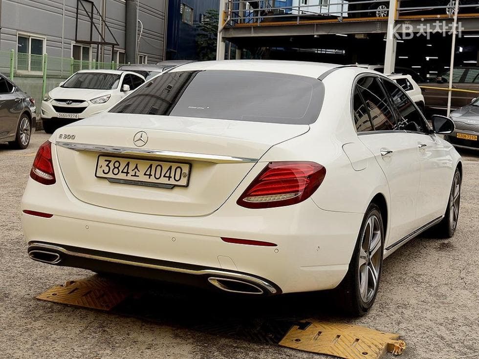 مرسيدس - E-Class | E300 Avantgarde 4