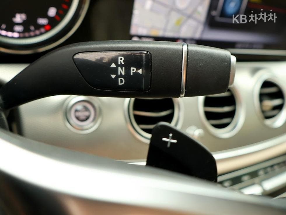 مرسيدس - E-Class | E300 Avantgarde 6