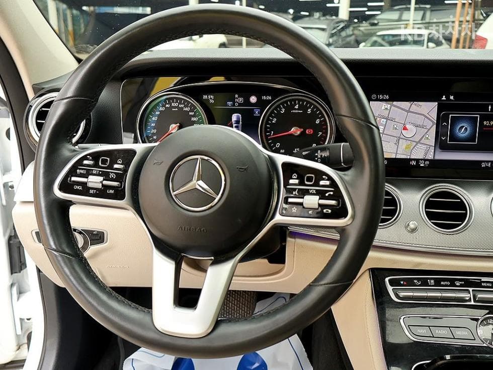 مرسيدس - E-Class | E300 Avantgarde 7