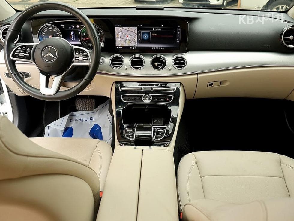 مرسيدس - E-Class | E300 Avantgarde 10