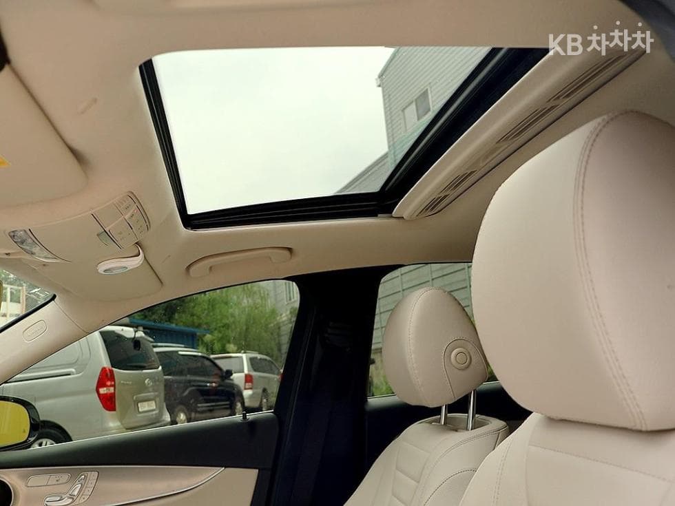 مرسيدس - E-Class | E300 Avantgarde 13