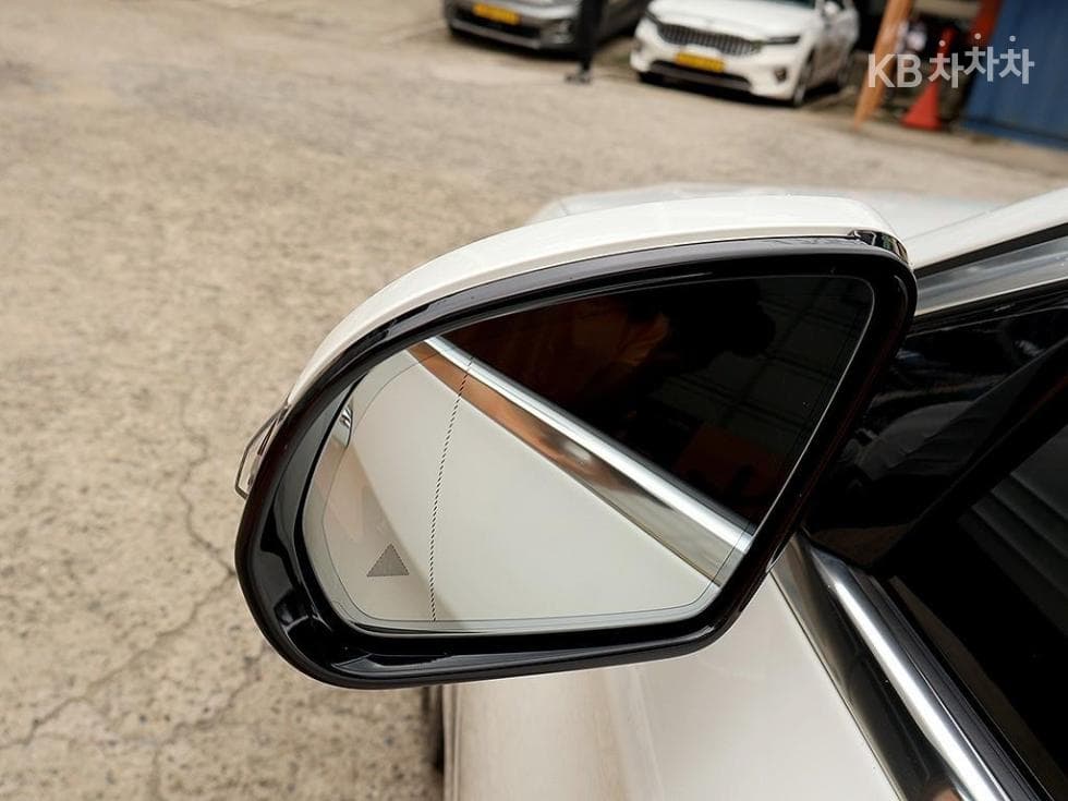 مرسيدس - E-Class | E300 Avantgarde 17