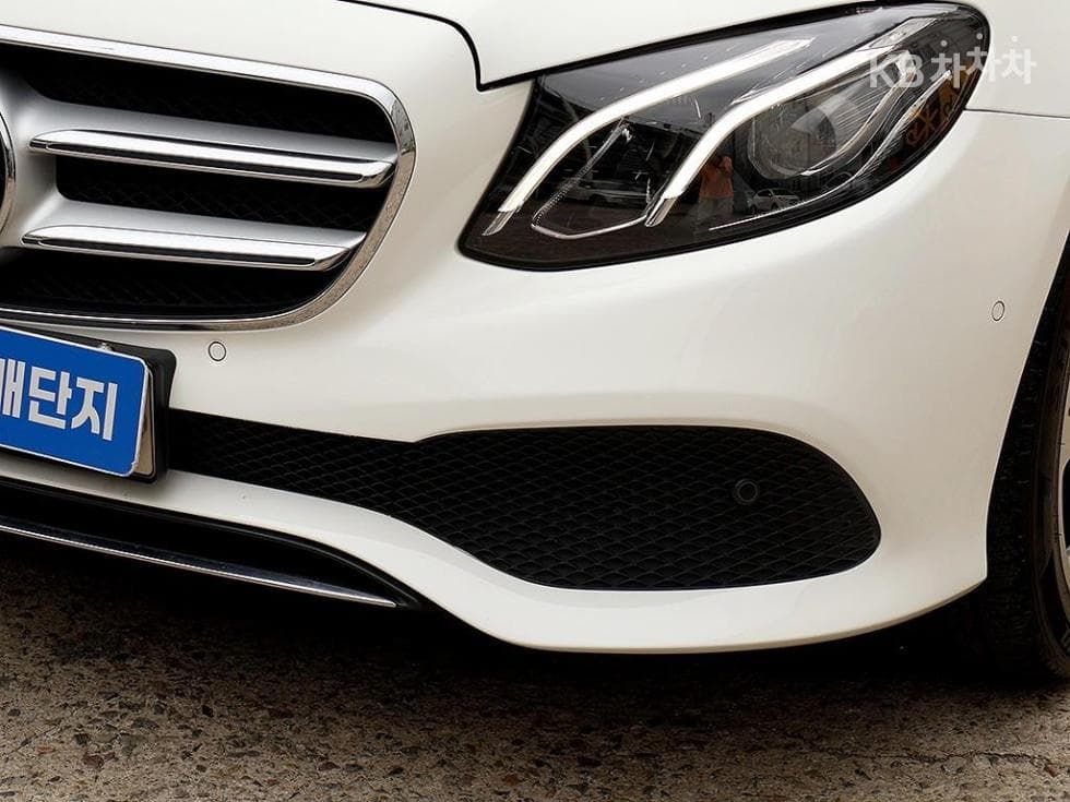 مرسيدس - E-Class | E300 Avantgarde 18