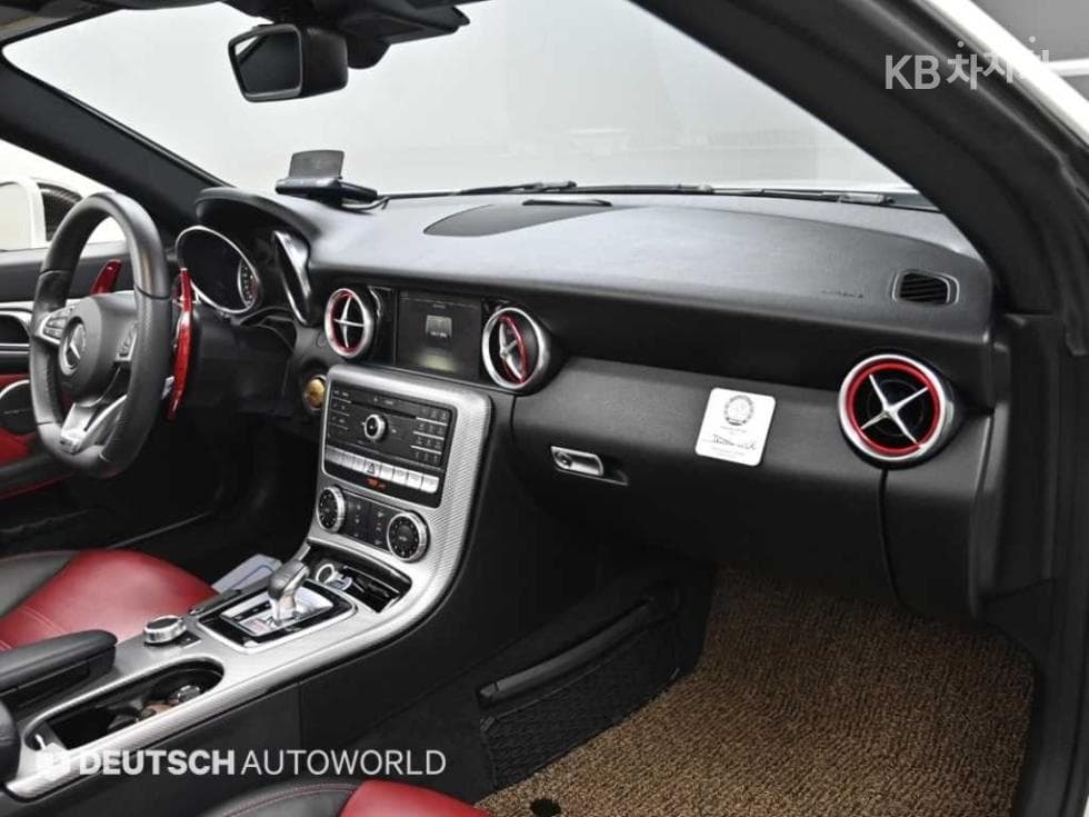 Mercedes-Benz - SLC-Class | 200 7