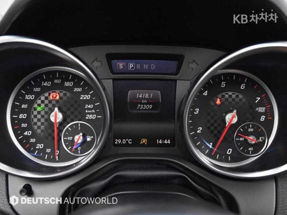 Mercedes-Benz - SLC-Class | 200 8